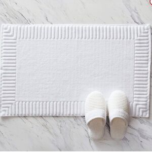 Pottery Barn Retreat Standard Bath Mat